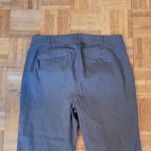 Lane Bryant Gray Pantsuit Classic Elegance Pin-Stripe Design SIZE 18 - Picture 5 of 8